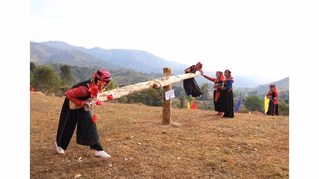 Diên Biên : le Têt unique de Khụ Sự Chà des Hà Nhì dans la zone frontalière de Sin Thâu ảnh 4 Diên Biên : le Têt unique de Khụ Sự Chà des Hà Nhì dans la zone frontalière de Sin Thâu ảnh 4