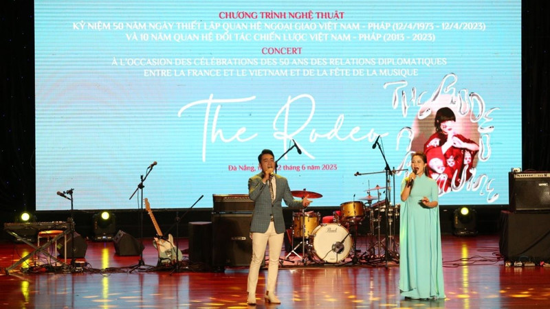 Un numéro artistique lors du spectacle musical Vietnam-France. Photo: Danang.gov.vn