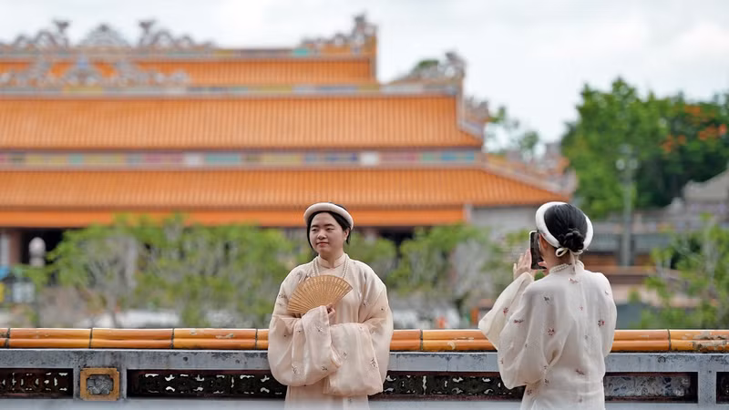 Le paysage antique du Grand Intérieur de Huê est une source d'inspiration inépuisable pour capter des moments « intouchables ». Photo : nhandan.vn