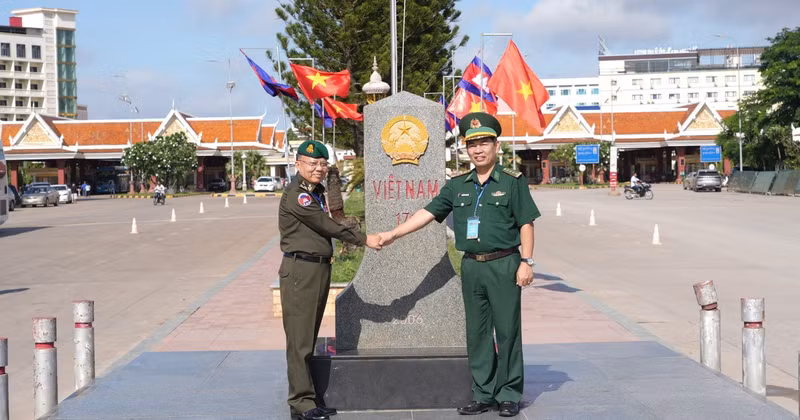 Renforcer la solidarité entre les garde-frontières vietnamiens et la gendarmerie et l'armée de terre cambodgiennes