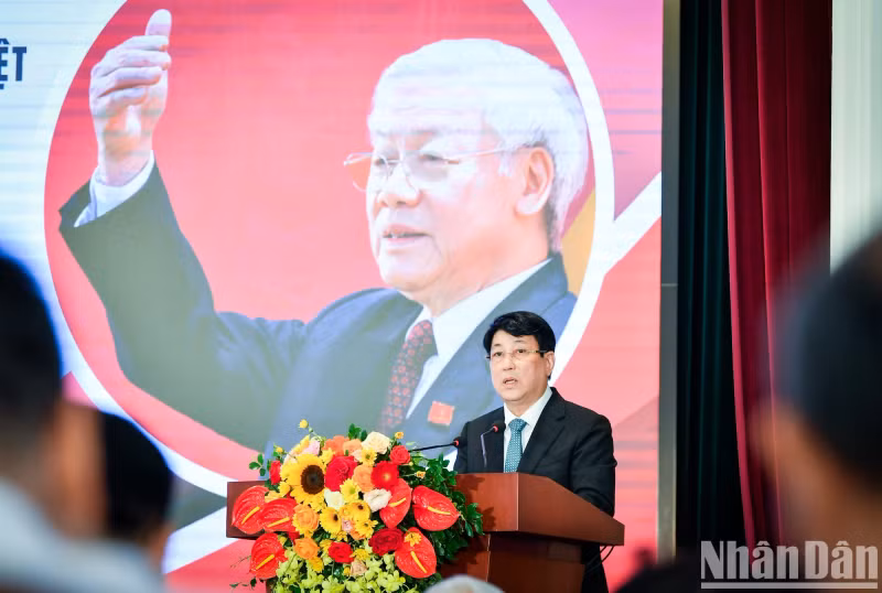 Le général d’armée Luong Cuong, membre du Bureau Politique et Permanent du Secrétariat du CC du PCV. Photo : nhandan.vn