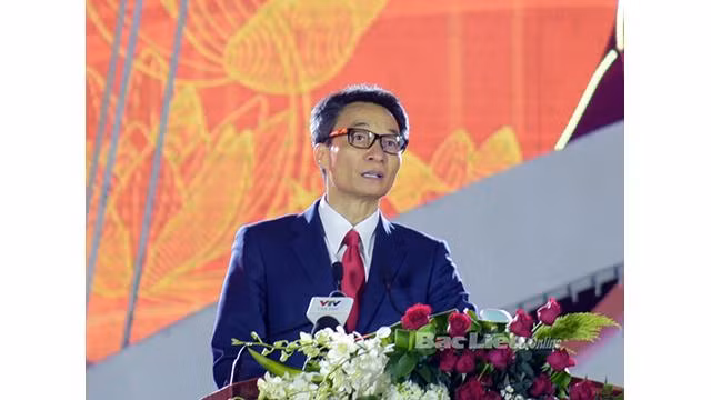 Le Vice-Premier ministre Vu Duc Dam s'exprime lors du Festival provincial de la culture et du tourisme de Bac Liêu 2022. Photo : baobaclieu.vn