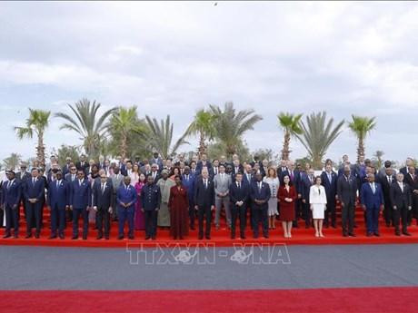 La Vice-Présidente vietnamienne Vo Thi Anh Xuân pose avec les chefs d’État et de gouvernement au 18e Sommet de la Francophonie. Photo : VNA