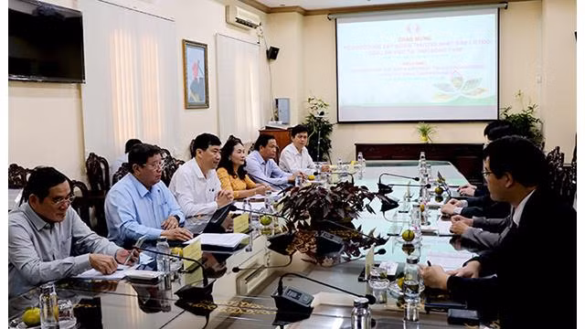 La vue générale de la séance de travail. Photo: doanhnghiephoinhap.vn