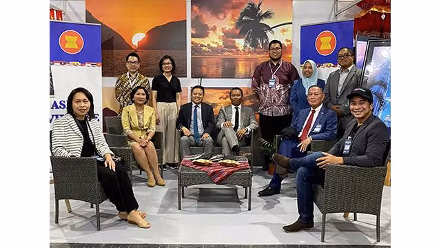 Le Vietnam, l'Indonésie, la Malaisie, la Thaïlande et les Philippines étaient présents et ont présenté leurs produits dans le village ASEAN. Photo : baoquocte.vn
