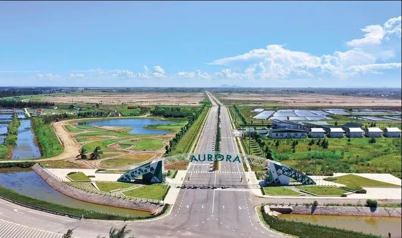 Nam Dinh délivre un certificat d’investissement à l’investisseur Crystal Denim Textiles (BVI) au Parc industriel de Rang Dong dans le district de Nghia Hung. Photo: NDEL