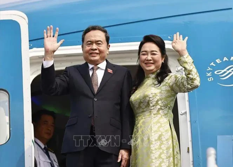 Le président de l'Assemblée nationale (AN) Tran Thanh Man et son épouse. Photo : VNA.