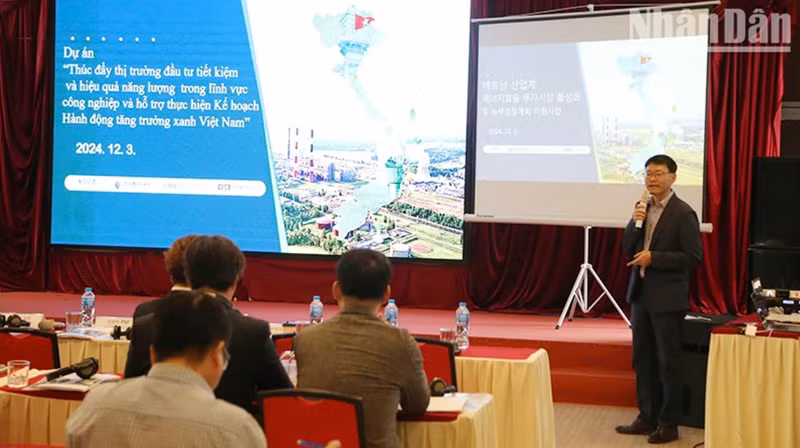 Lors du colloque. Photo: NDEL