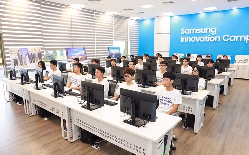 Le NIC et Samsung Vietnam lancent un programme de développement des talents technologiques. Photo : nhandan.vn