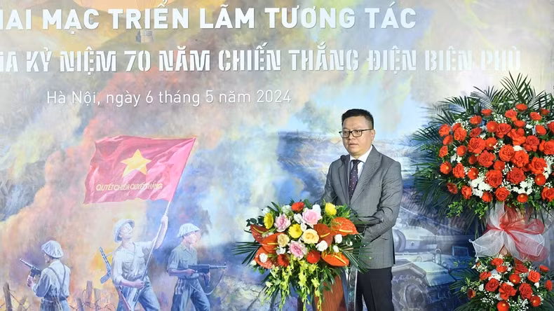 Le rédacteur en chef du Journal Nhân Dân, Lê Quôc Minh, prend la parole lors de l'événement. Photo : nhandan.vn