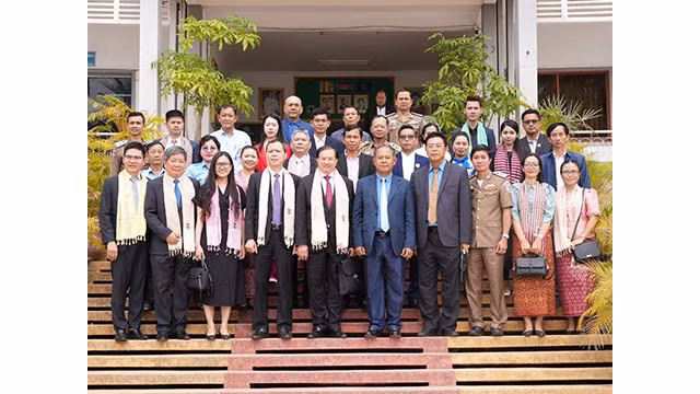 Les délégués des deux parties lors de l'événement. Photo : baovanhoa.vn
