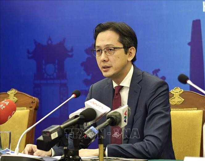 Le vice-ministre des Affaires étrangères ,Do Hung Viet, préside une conférence de presse dans l'après-midi du 15 avril 2024 à Hanoï, annonçant le rapport national pour le 4e cycle de l'EPU. Photo: VNA