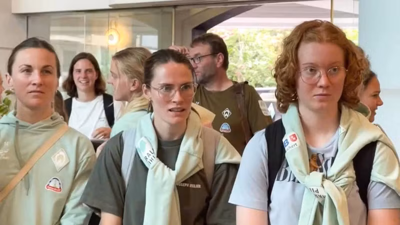 Les membres du club féminin du Werder Brême sont arrivées à Hanoï. Photo : VFF. 