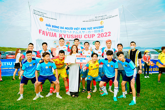 Cet événement sportif crée les prémisses d'une série d'activités pour célébrer le 50e anniversaire de l'établissement des relations diplomatiques entre le Vietnam et le Japon l'année prochaine (2023). Photo: thoidai.com.vn