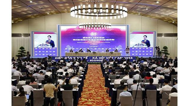 Le Président de l’Assemblée nationale du Vietnam, Vuong Dinh Huê, s'exprime lors du forum. Photo : VNA.