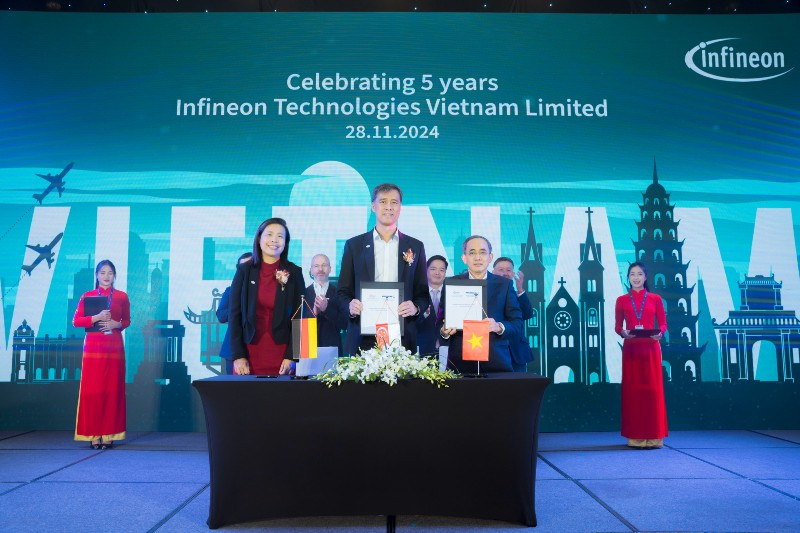 Infineon signe un protocole de coopération avec l'Université Phenikaa. Photo: baodautu