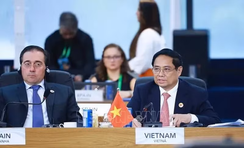 Le Premier ministre Pham Minh Chinh lors de la séance de discussion sur « le développement durable et la transition énergétique ». Photo : VNA.