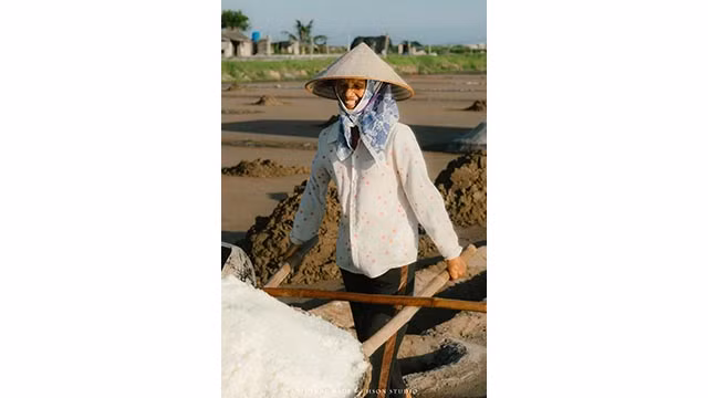 Les salins de Bach Long dans la région côtière de Nam Dinh ảnh 7
