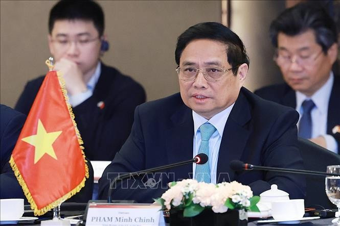 Le Premier ministre Pham Minh Chinh au petit-déjeuner-débat avec des dirigeants de grandes entreprises sud-coréennes. Photo : VNA.