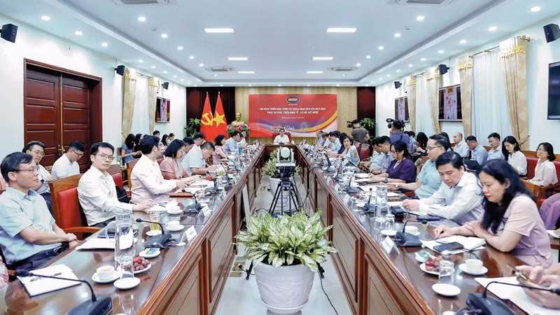 Vue générale de la Conférence sur le déploiement de la diplomatie culturelle de 2024 au service du développement socio-économique du Vietnam, tenue à Hanoi. Photo : baoquocte.vn