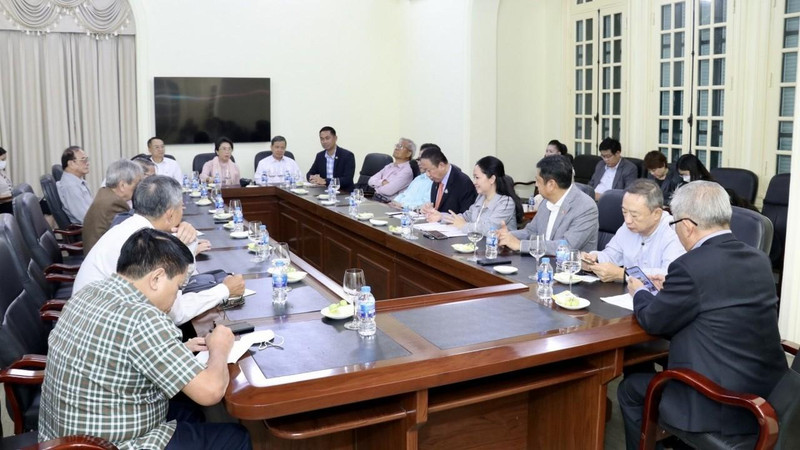 Une vue générale de la séance de travail. Photo: thoidai.com.vn