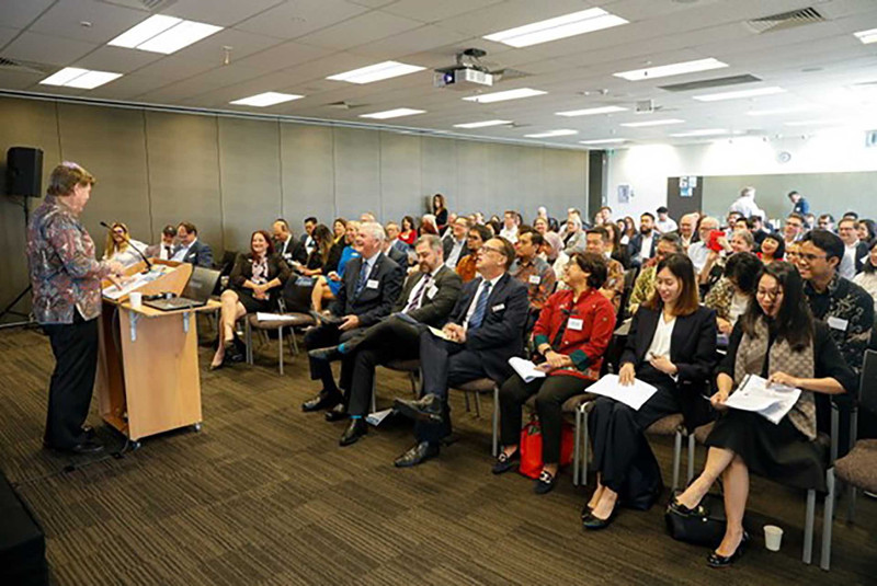 Lors du colloque intitulé « Cockburn Global : l’Indonésie, Singapour et le Vietnam ». Photo: baoquocte