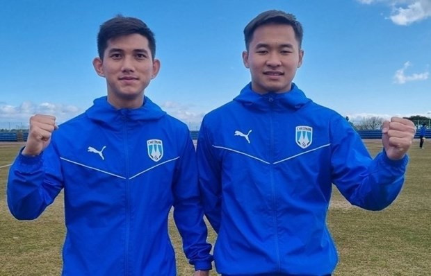 L'attaquant Vu Minh Hieu et le défenseur Nguyen Canh Anh. Photo: Naver Sports