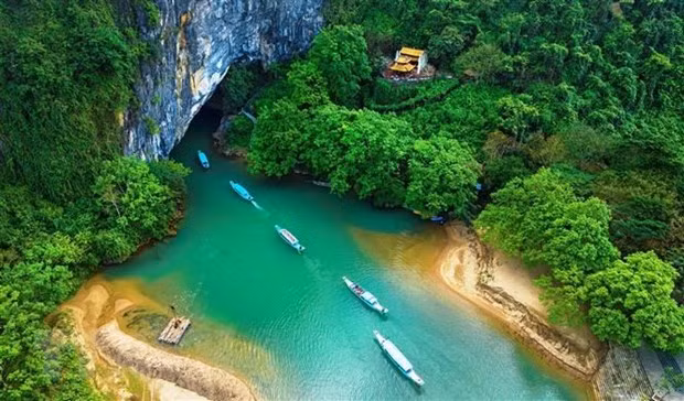 La province de Quang Binh cherche à attirer environ 3 millions de touristes au parc national de Phong Nha-Ke Bàng d’ici 2030. Photo : VNA.