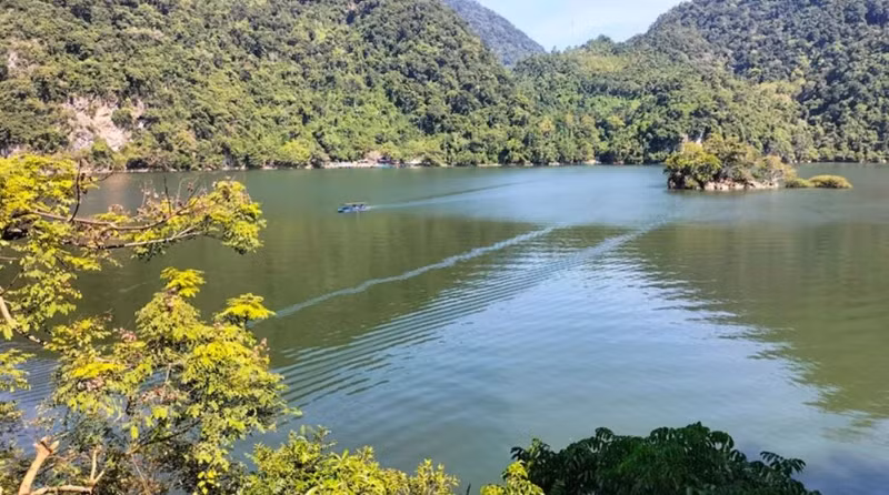 Le lac de Ba Be. Photo: NDEL