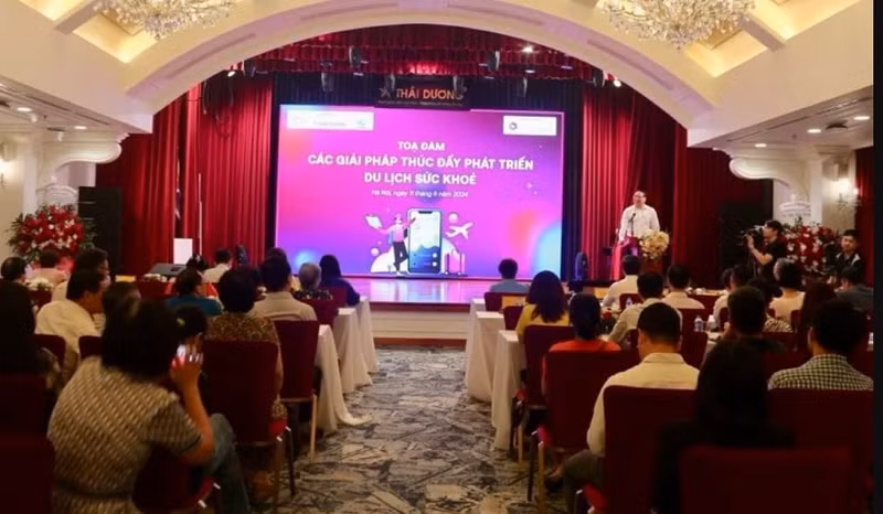 Lors du colloque intitulé « Solutions pour promouvoir le développement du tourisme de santé ». Photo: NDEL