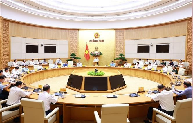 Le Premier ministre Pham Minh Chinh présidant la réunion, à Hanoi, le 16 septembre. Photo : VNA.