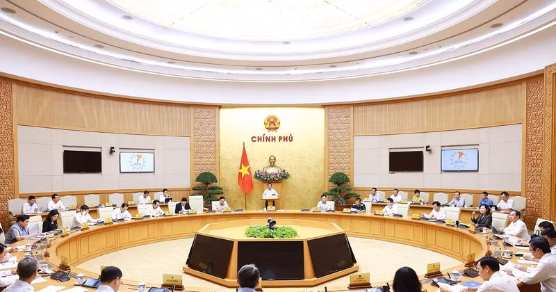 Le Premier ministre Pham Minh Chinh préside la réunion législative du gouvernement, à Hanoi, le 23 septembre. Photo : VNA.