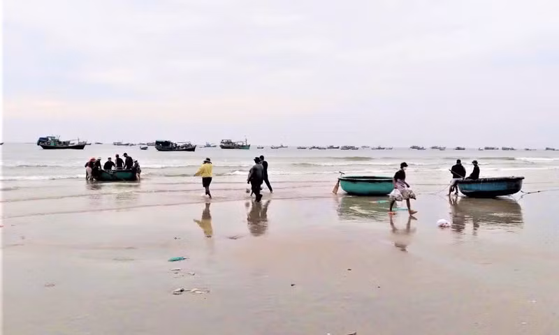 Le kouffa (bateau-panier) est un moyen populaire des pêcheurs locaux pour capturer des fruits de mer.