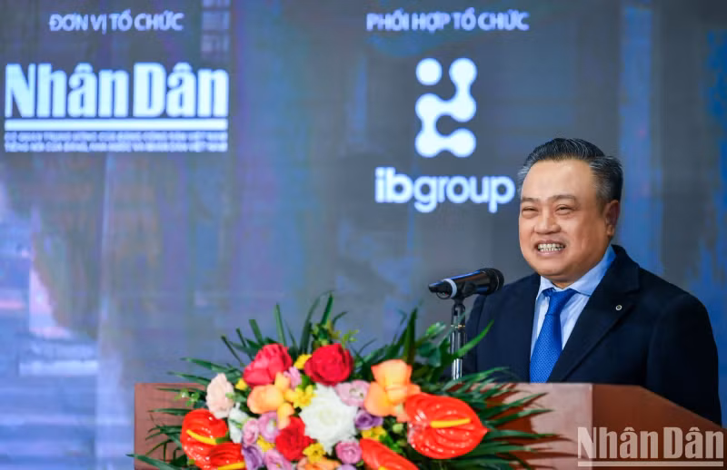 Trân Sy Thanh, secrétaire adjoint du Comité du Parti de la ville et président du Comité populaire de Hanoi, lors de l'événement. Photo : nhandan.vn