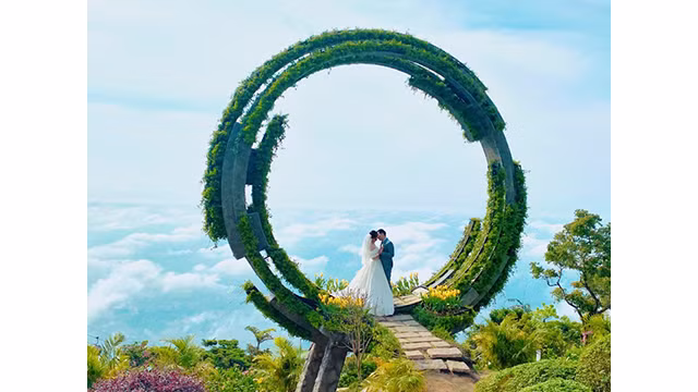 Scène romantique au mont Bà Den. Photo : NDEL.