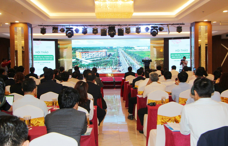 Lors du colloque de promotion des investissements et du commerce accordé aux partenaires japonais. Photo: thoidai