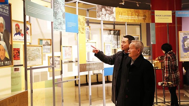 Un coin de l'exposition « Exposition – Lieu où convergent les quintessences ». Photo : nhandan.vn