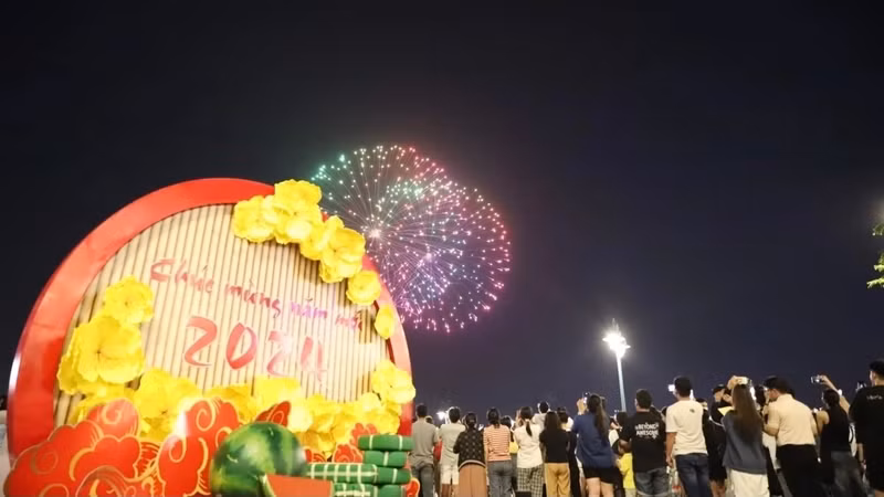 Le Vietnam accueille la nouvelle année 2024. Photo : VOV.