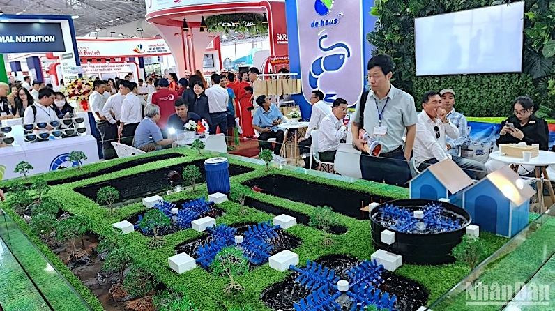 Le 5e Salon international de la technologie de l'industrie de la crevette du Vietnam 2024. Photo: NDEL