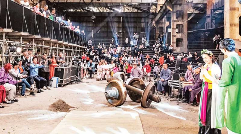L'usine de locomotives de Gia Lâm devient un atelier artistique. Photo: NDEL