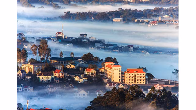 C’est le meilleur itinéraire pour visiter l’ancienne gare coloniale française et vivre l’expérience unique du changement de climat et de paysage à chaque destination. Photo: thoidai.com.vn