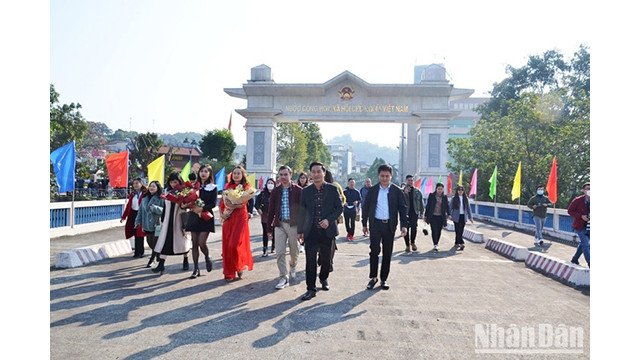 Ainsi, après trois ans de suspension des entrées et sorties, le poste frontière internationale Hô Kiêu 2 a officiellement repris son fonctionnement normal comme auparavant. Photo : NDEL.