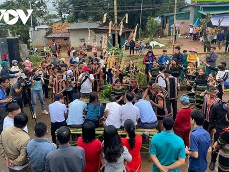 Un festival à Nam Nung. Photo: VOV