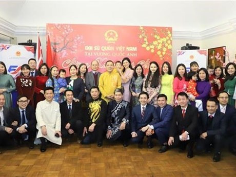 Les Vietnamiens se sont réunis à Londres pour fêter le Têt. Photo : VNA.