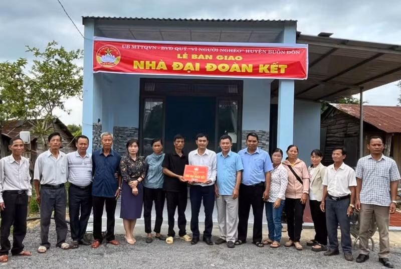 Une maison nouvellement construite pour une famille démunie à Buon Don, Dak Lak. Photo : VNA.