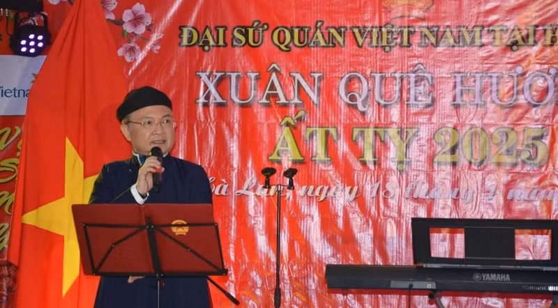 L'ambassadeur du Vietnam aux Pays-Bas, Ngô Huong Nam, prend la parole. Photo: baoquocte