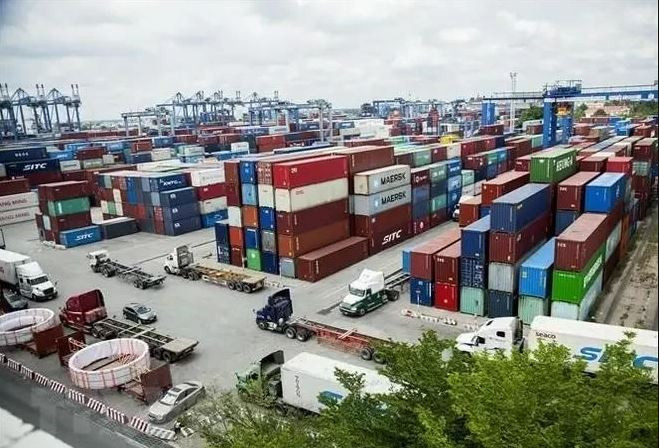 Des conteneurs de fret au port Tan Cang, Ho Chi Minh-Ville. Photo : VNA.