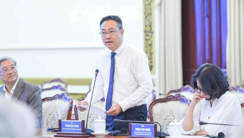 Pham Dut Diem, directeur par intérim du Service des Affaires extérieures de Ho Chi Minh-Ville, prend la parole. Photo: baoquocte