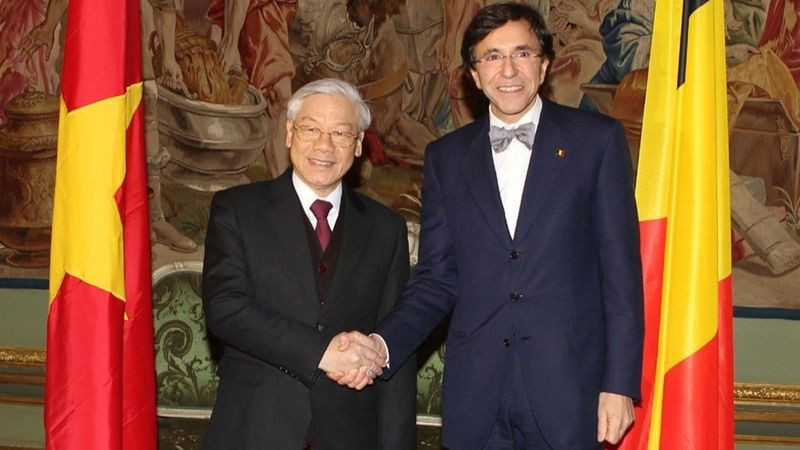Le Secrétaire général du Parti communiste du Vietnam, Nguyen Phu Trong, et le Premier ministre belge, Elio Di Rupo, lors de sa visite en Belgique en janvier 2013. Photo: VNA