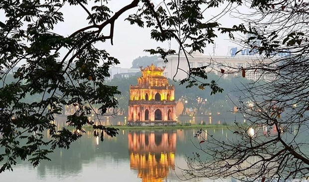 Lac Hoàn Kiêm (Epée restituée). Photo : hanoimoi.com.vn
